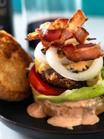 BLT Burger with creamy tarragon dressing.