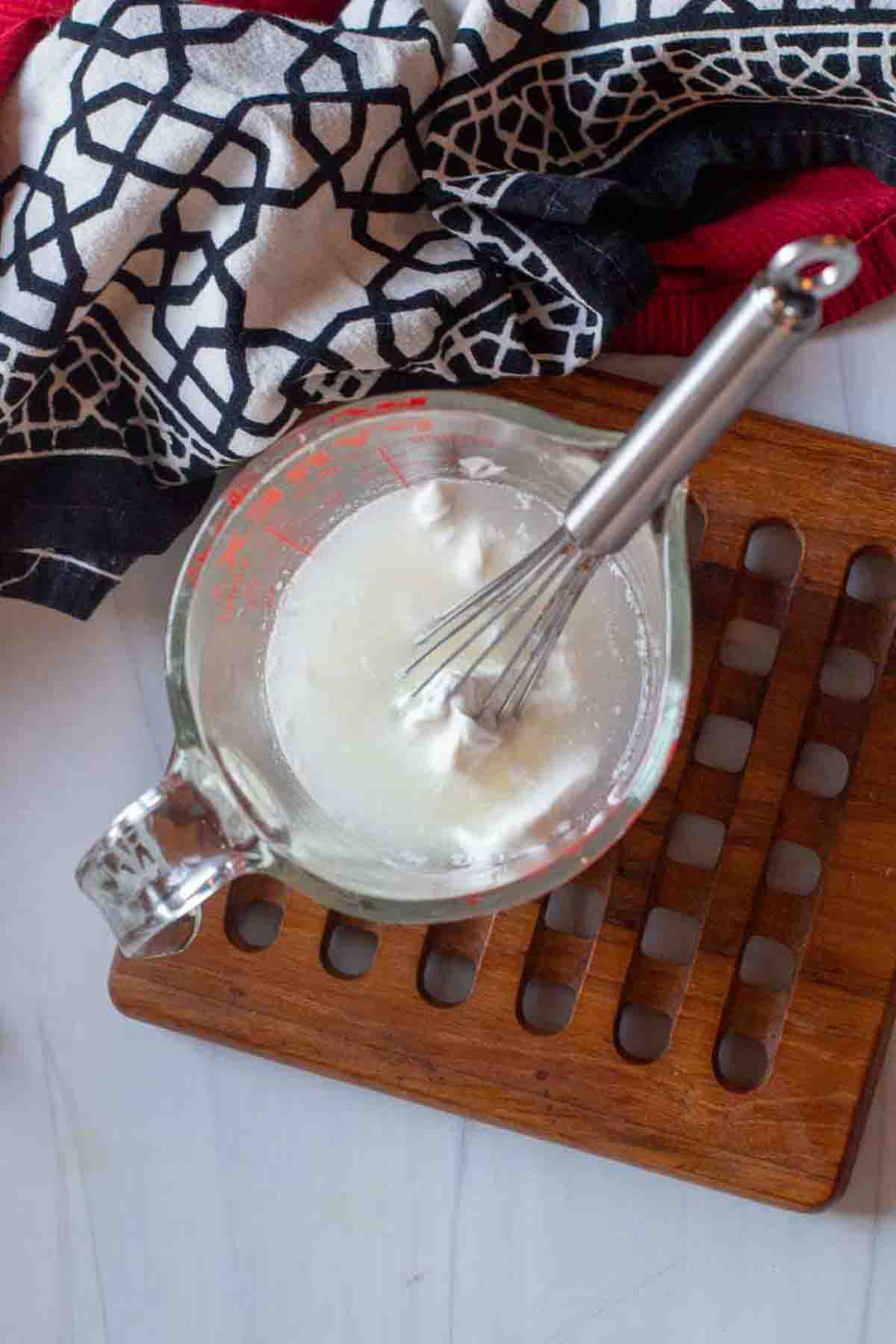 Making cream sauce for sauerkraut soup.