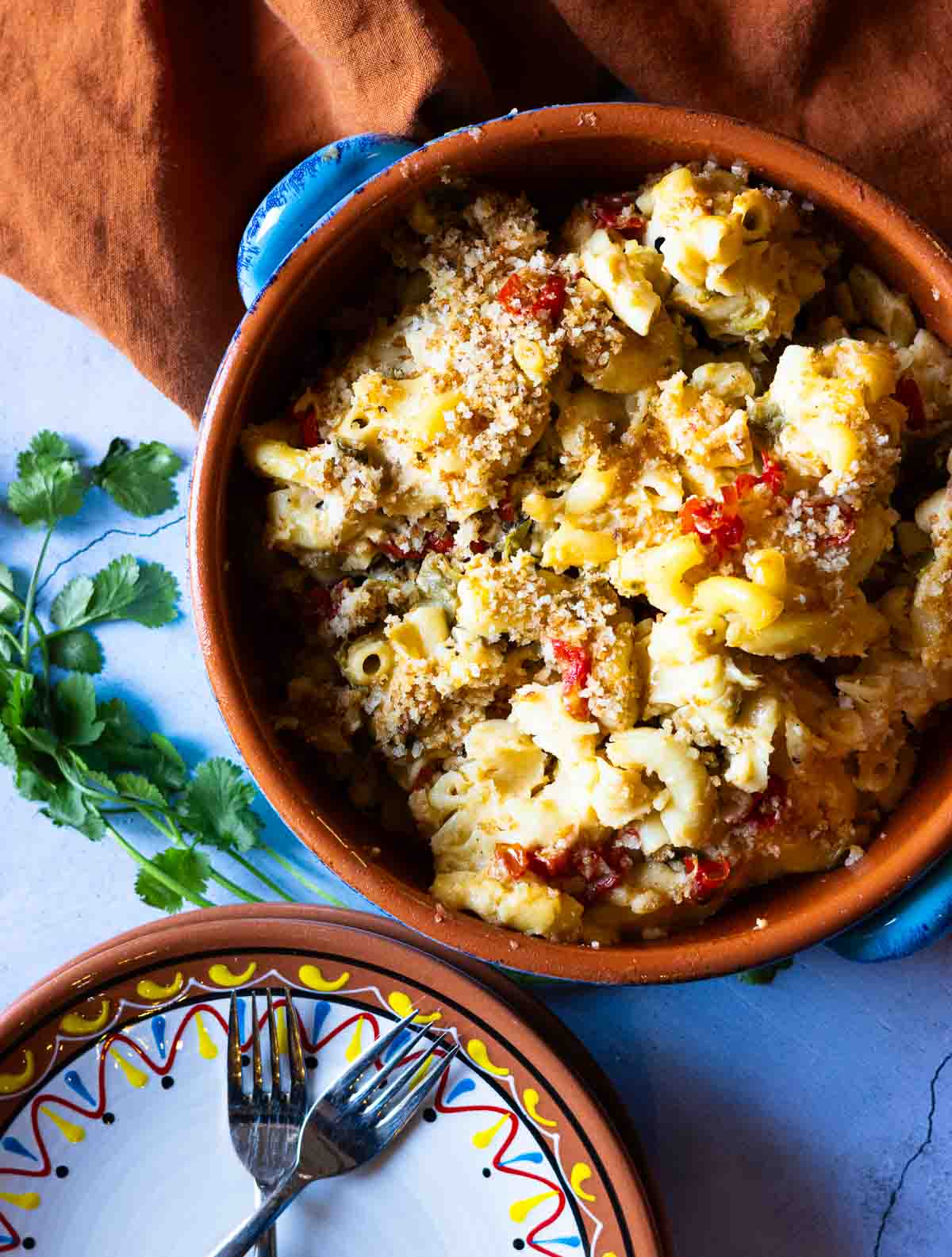 Hatch Chile Mac and Cheese in a Mexican style bowl.