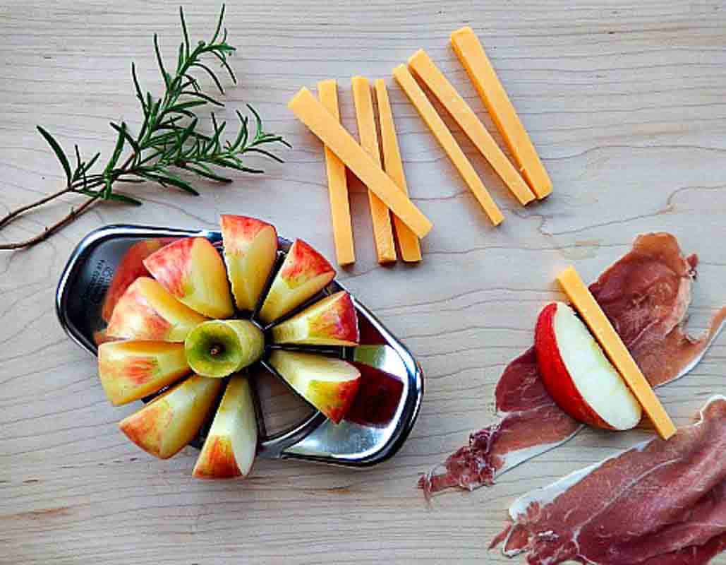 Ingredients to make apples on horseback apple appetizer.
