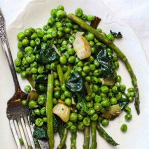 Mixed green vegetable side dish.