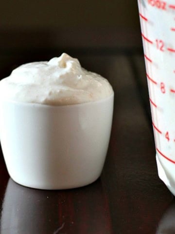 Easy horseradish cream sauce for prime rib.