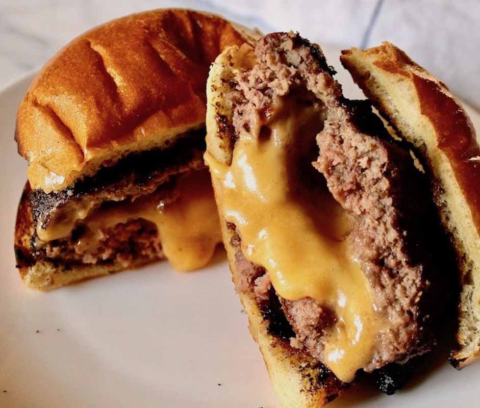 Juicy Lucy Burger, Stuffed Cheeseburger.