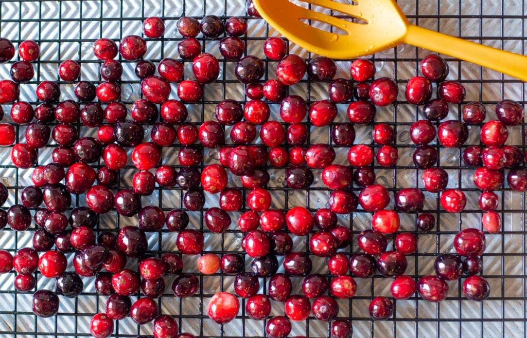Drying sugared cranberries on a wire rack