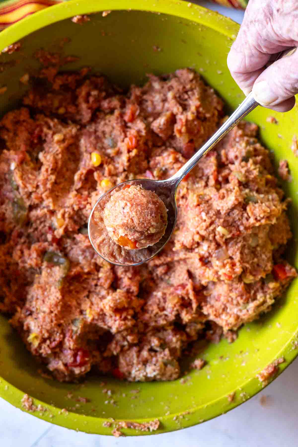How to make spicy meatloaf, step 2.