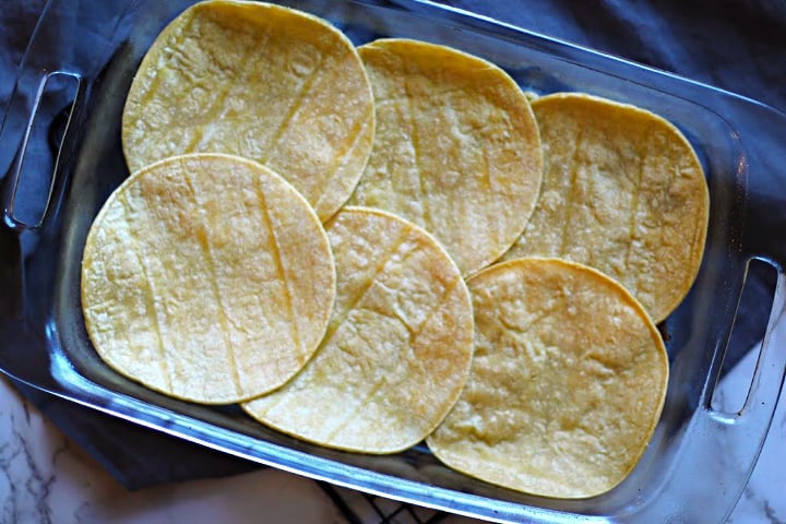 mexican-casserole-with-ground-beef-and-corn-tortillas