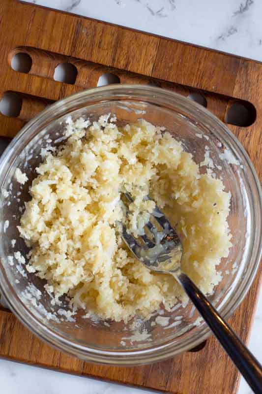 Making crunchy panko topping for sour cream mashed potatoes.