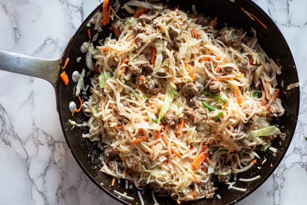 How to make pad thai noodles with peanut sauce