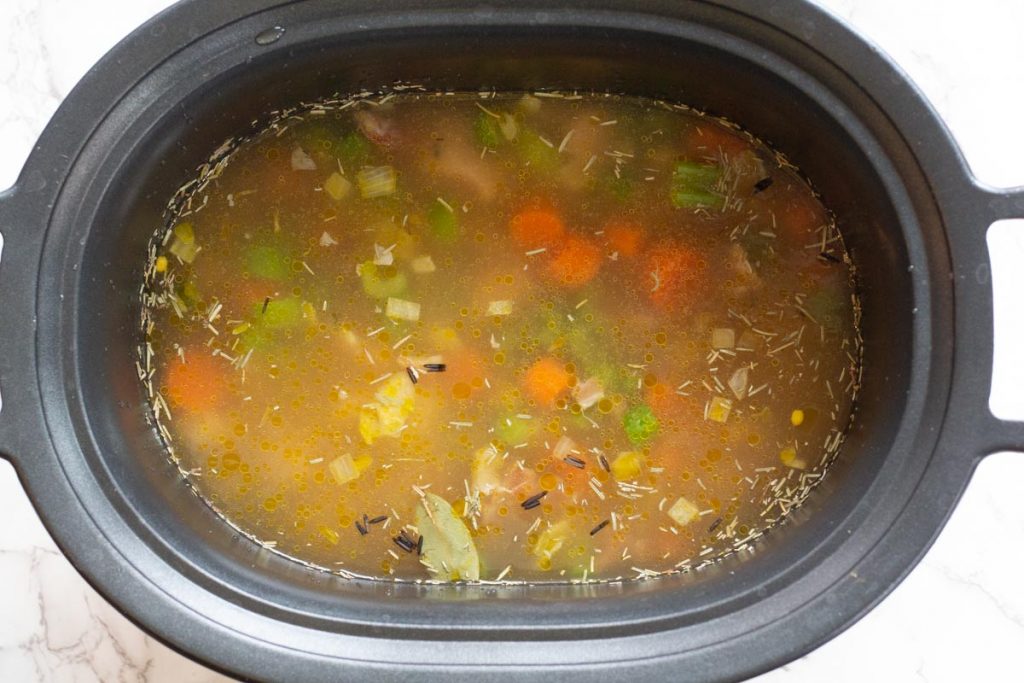 Slow cooker chicken and rice soup