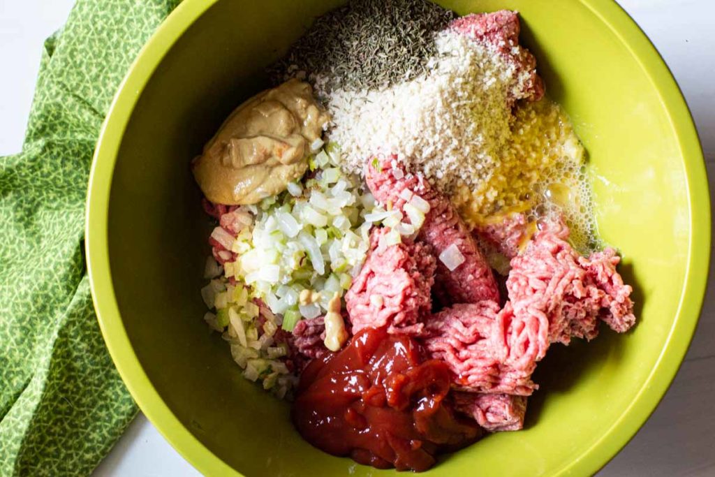 Ingredients to make old fashioned meatloaf