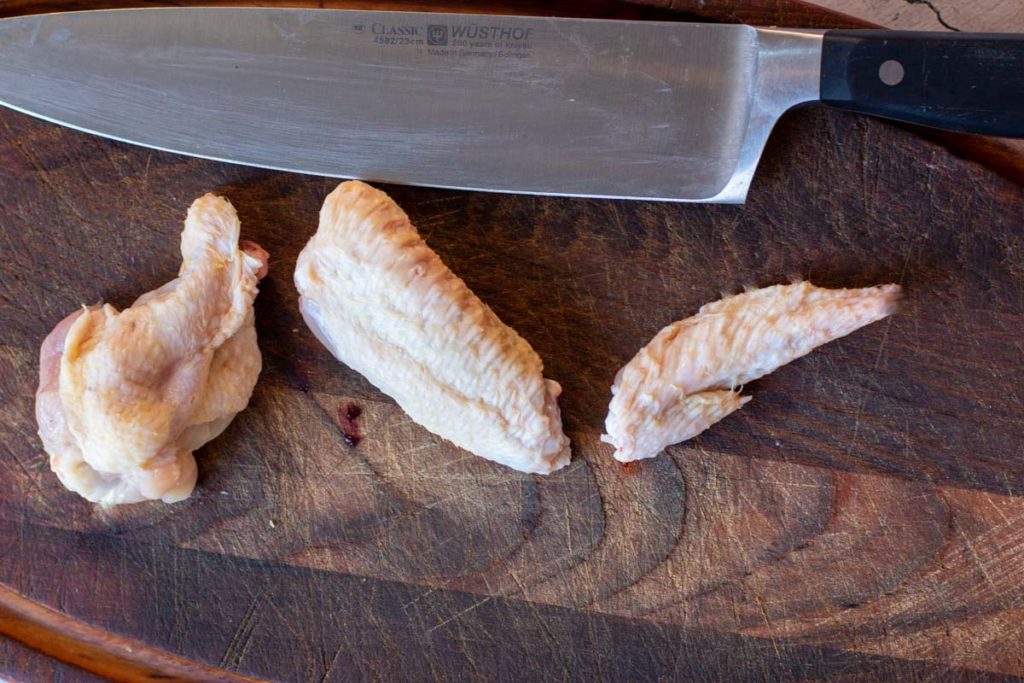 How to cut chicken wings to make wings.