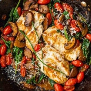 Spinach chicken mushroom skillet dinner.