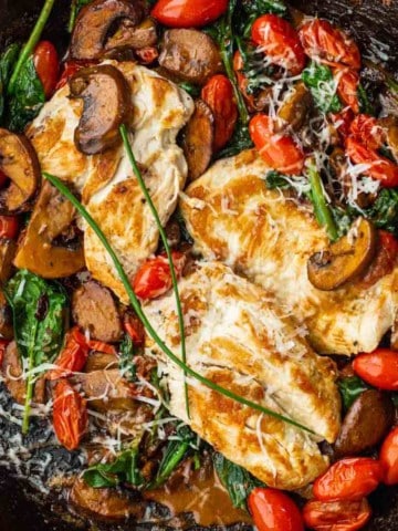 Spinach chicken mushroom skillet dinner.