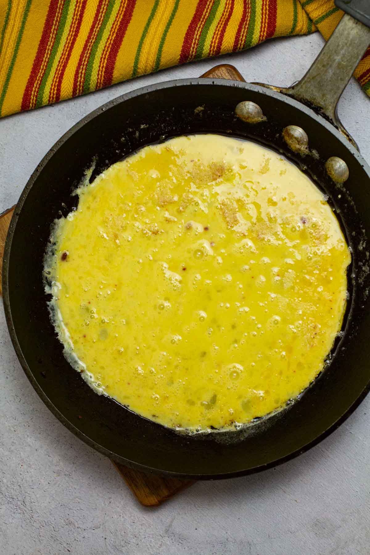 How to make a Mexican Omelette in an omelette pan.