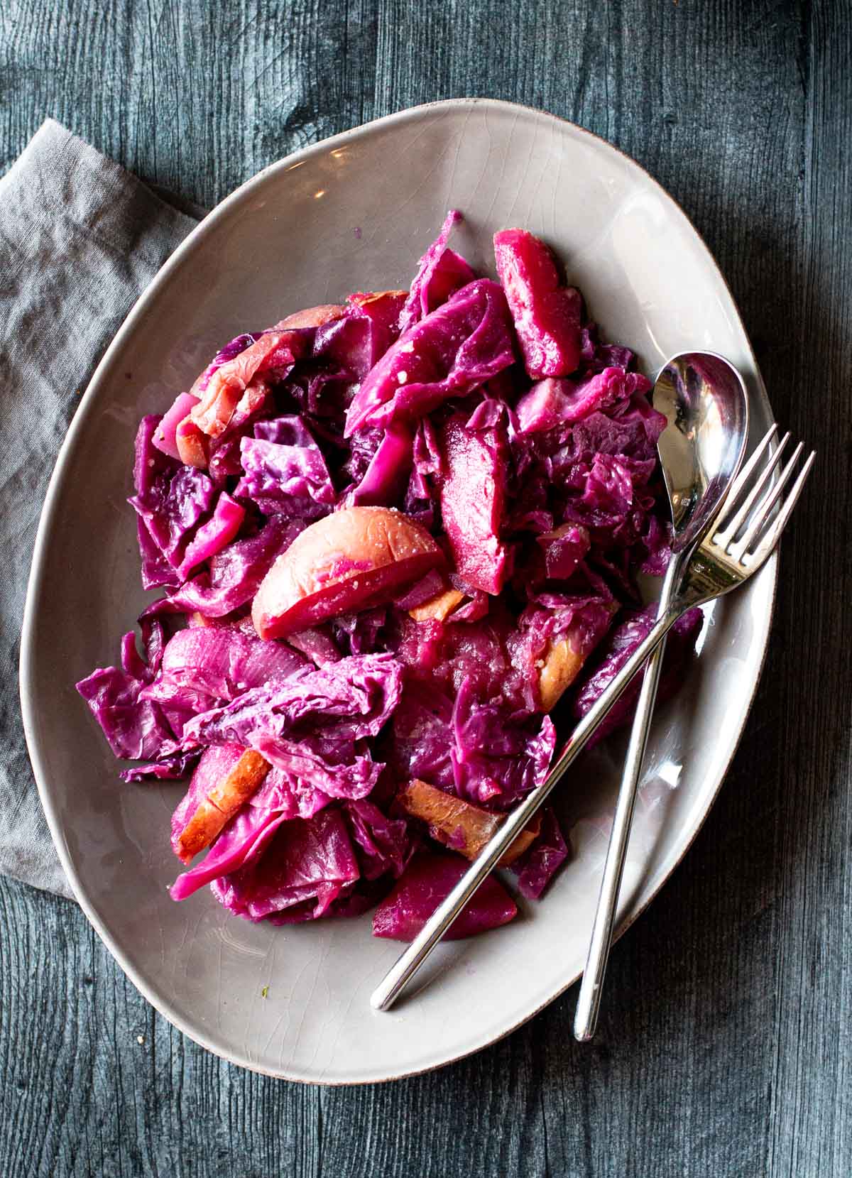 Rode Kool Red braised cabbage on a gray platter.