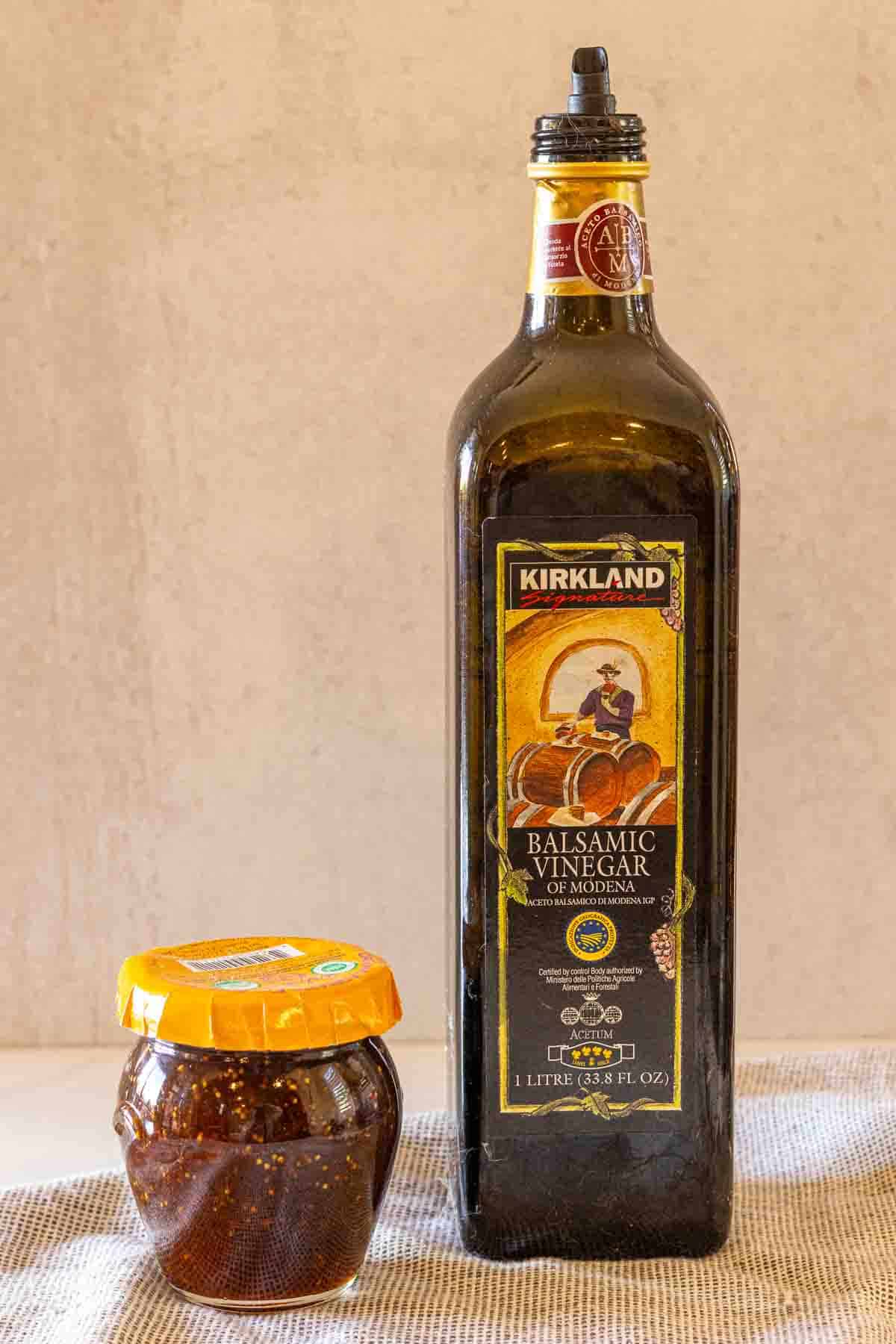 ingredients to make balsamic fig glaze. 